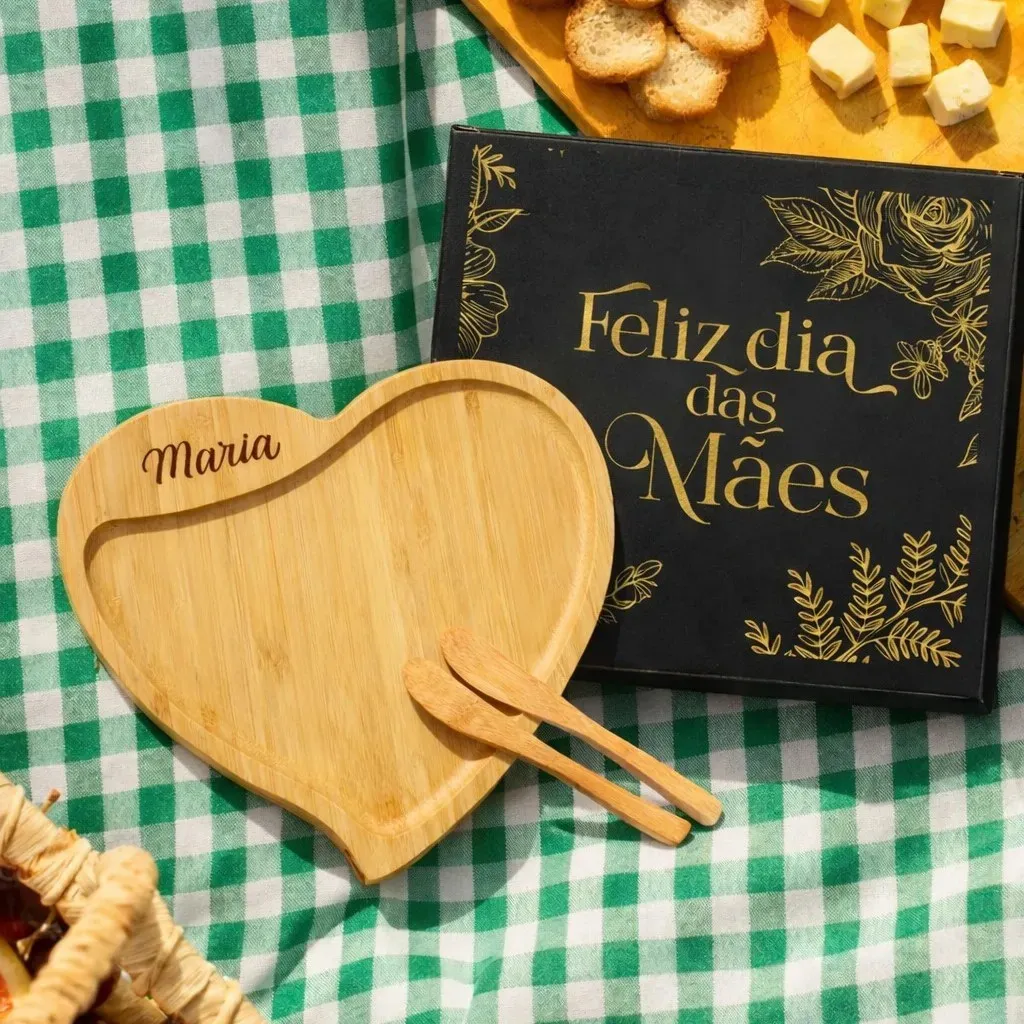 Petisqueira coração personalizada com nome Maria e embalagem de Dia das Mães